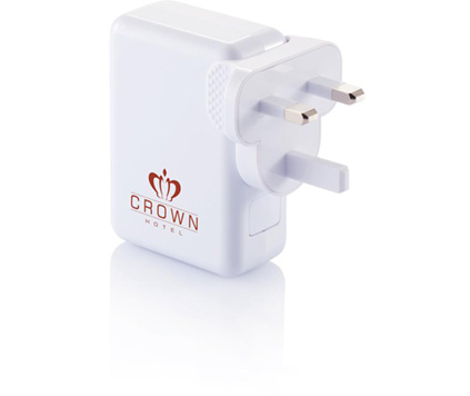 Reiseadapter med fire USB-porter