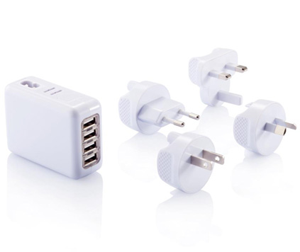 Reiseadapter med fire USB-porter