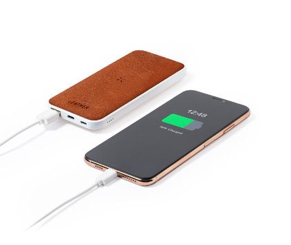 Powerbank-detaljer i resirkulert skinn