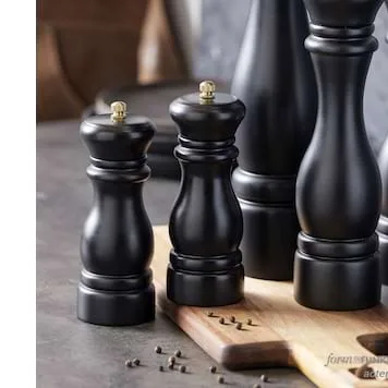 Pepperkvern Set 16 av Tareq Taylor