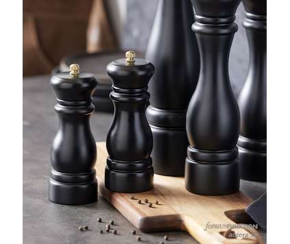 Pepperkvern Set 16 av Tareq Taylor